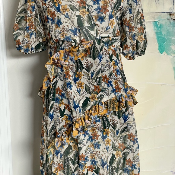 Slip on dress. Polyester ruffled dress - Picture 4 of 4